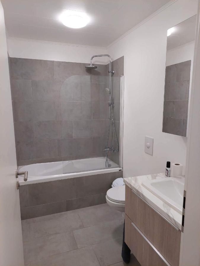Apartment Near The Airport Njarthvik Luaran gambar