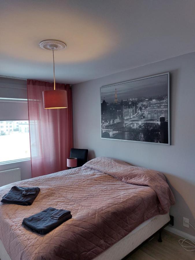 Apartment Near The Airport Njarthvik Luaran gambar